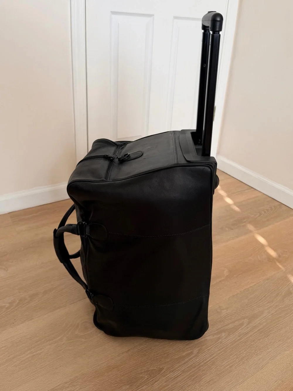 $1,250 NWOT Large Leather Rolling Duffel Bag Wheeled Carry On Handmade Colombia